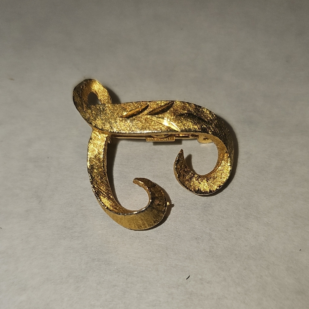 Elegant Gold-Tone Stamped Mamselle Brooch